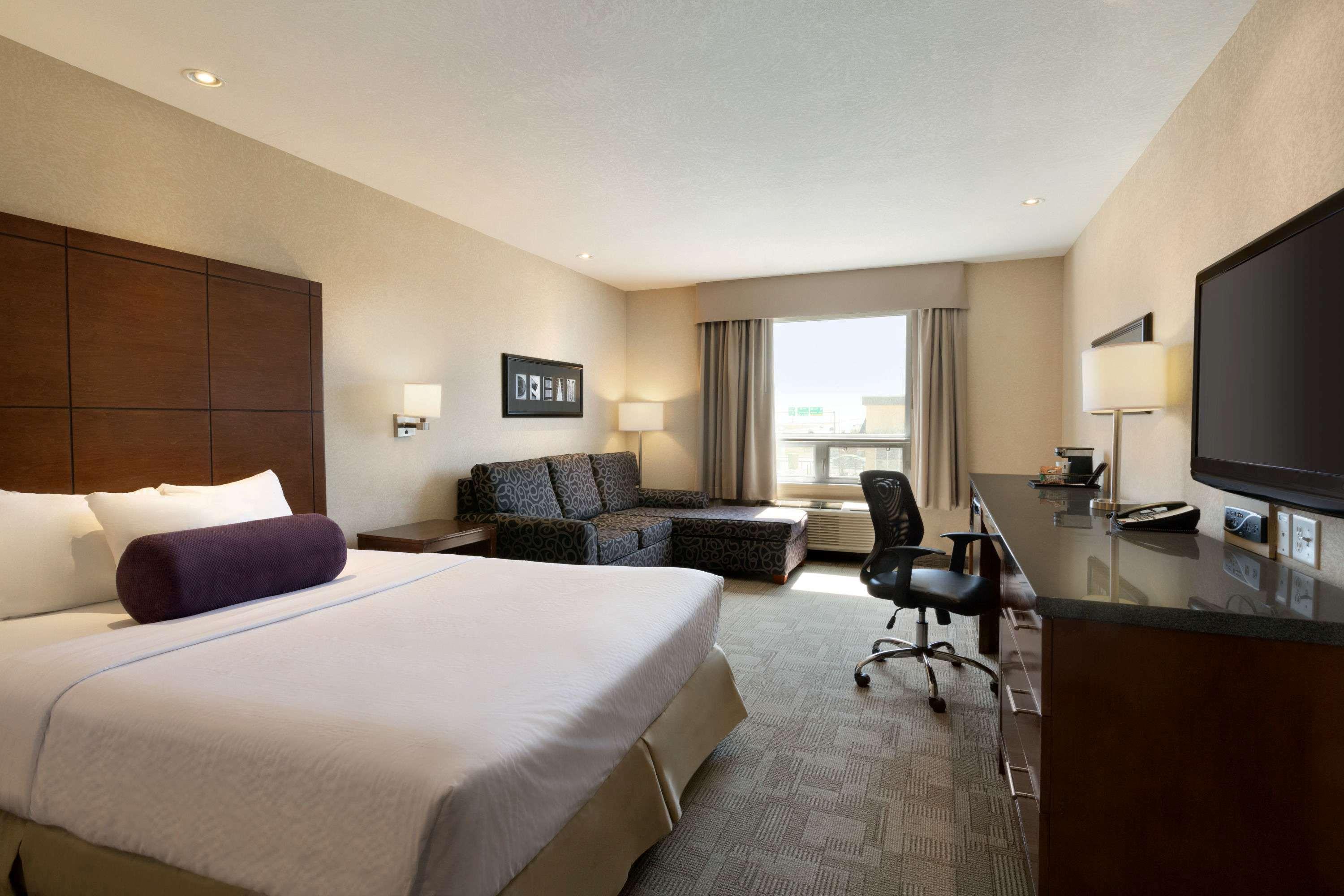 Days Inn By Wyndham Regina Airport West Εξωτερικό φωτογραφία