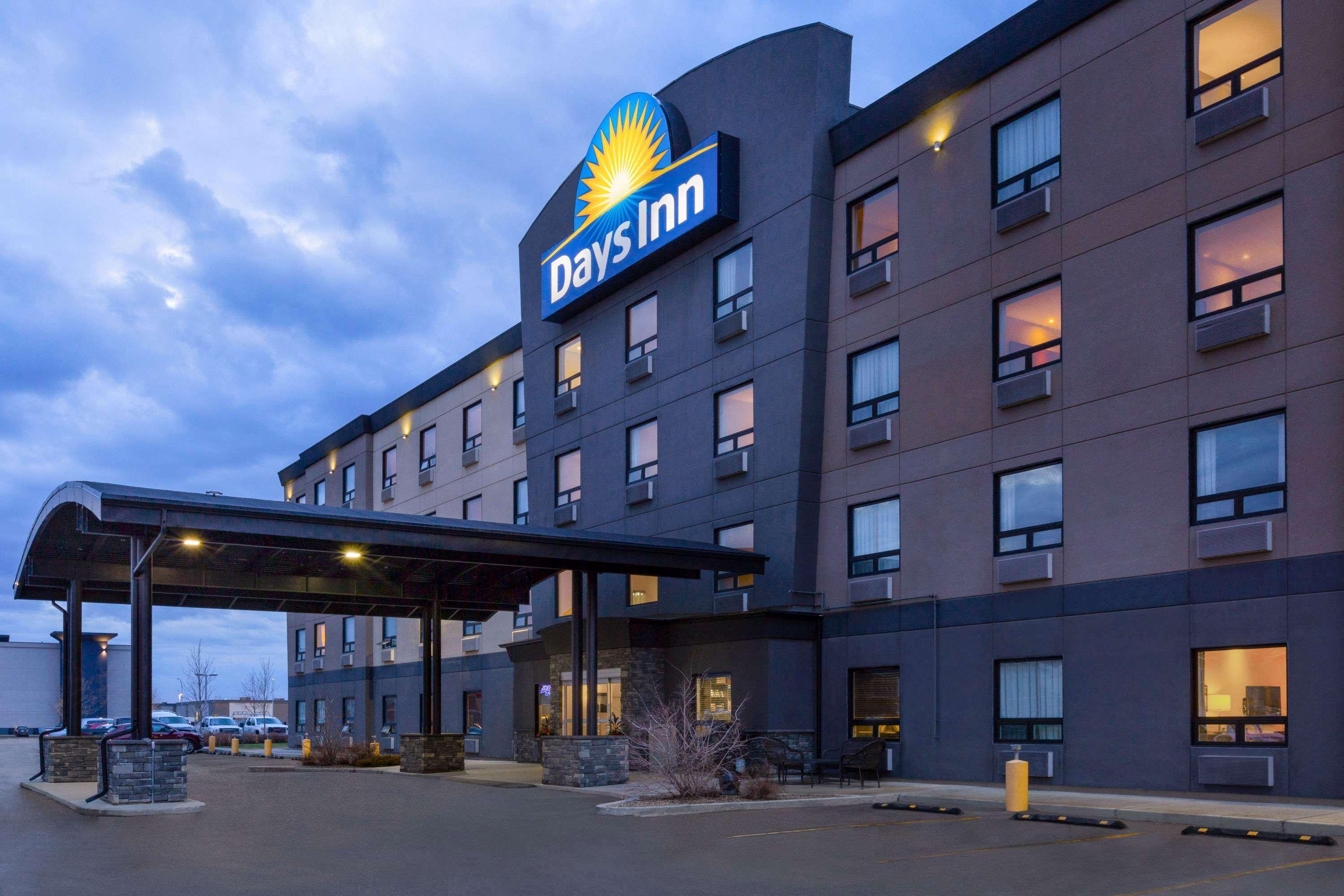 Days Inn By Wyndham Regina Airport West Εξωτερικό φωτογραφία