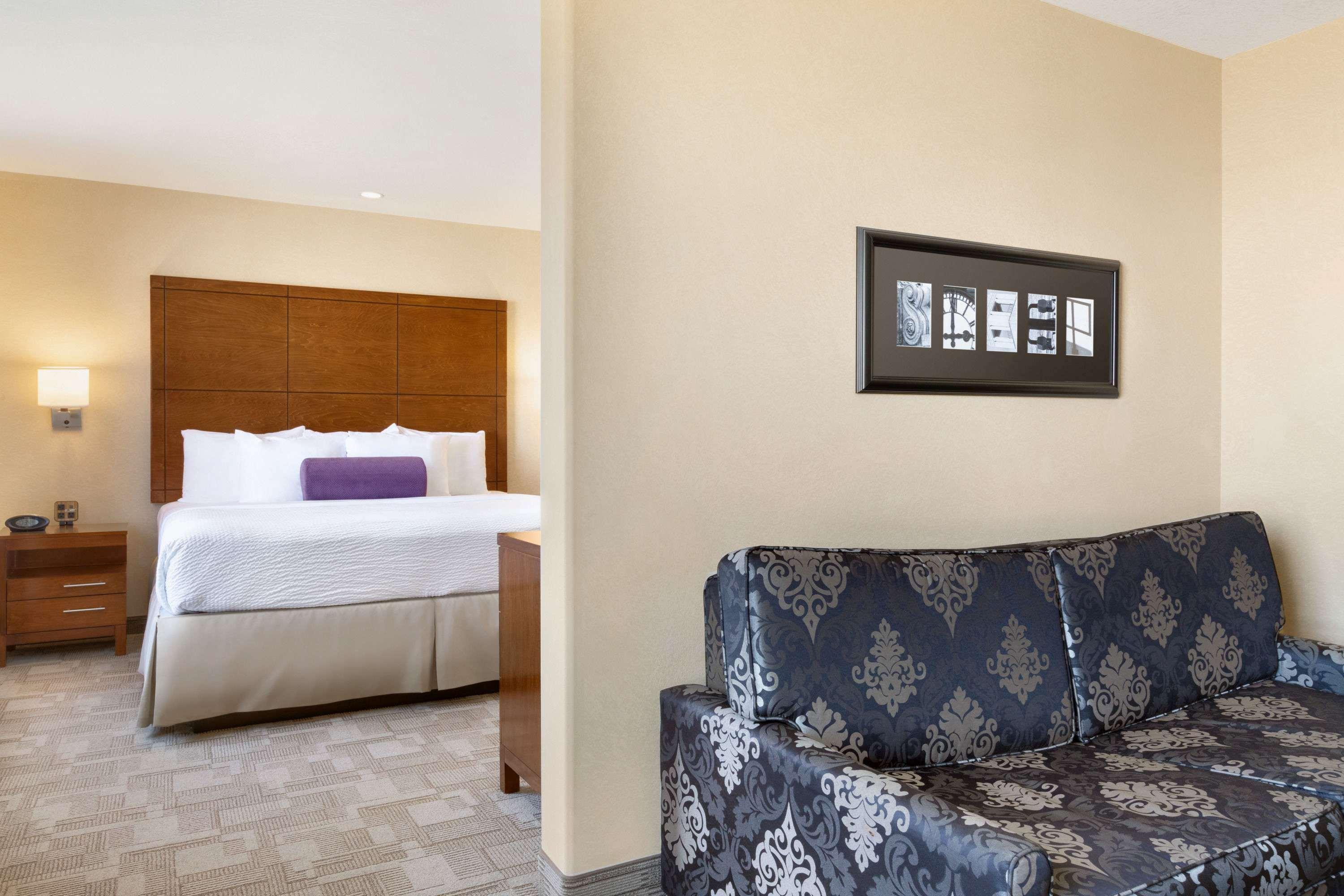 Days Inn By Wyndham Regina Airport West Εξωτερικό φωτογραφία